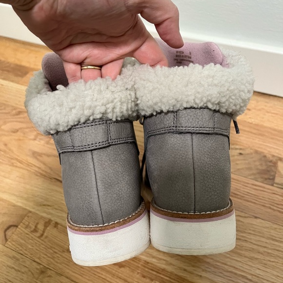 Cole Haan Waterproof Suede Winter Hiking Boots Grey Pink Size 7 - Picture 7 of 8